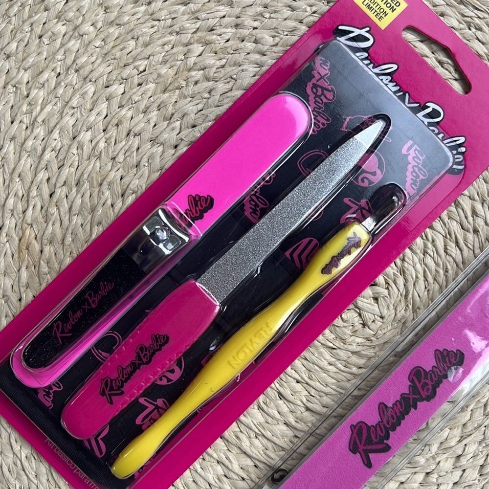 Revlon x Barbie Manicure Essentials Kit - Picture 4 of 6